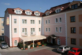 Отель Hotel Tilia, Пезинок